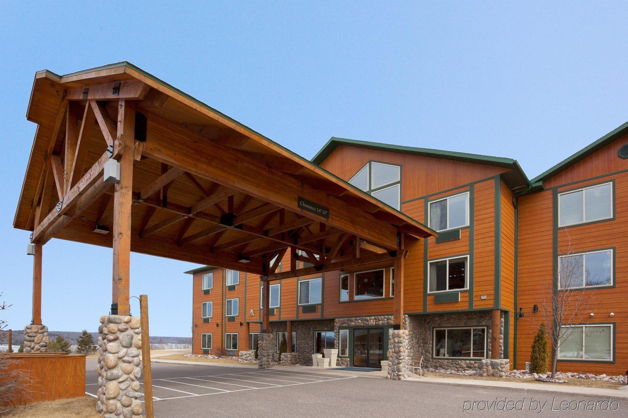 Holiday Inn Express Munising-Lakeview, An Ihg Hotel Εξωτερικό φωτογραφία