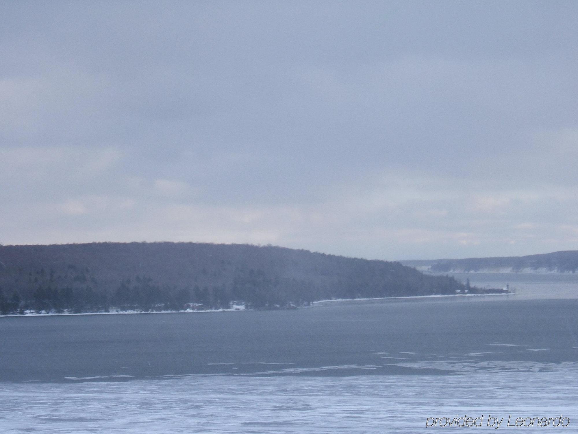 Holiday Inn Express Munising-Lakeview, An Ihg Hotel Εξωτερικό φωτογραφία
