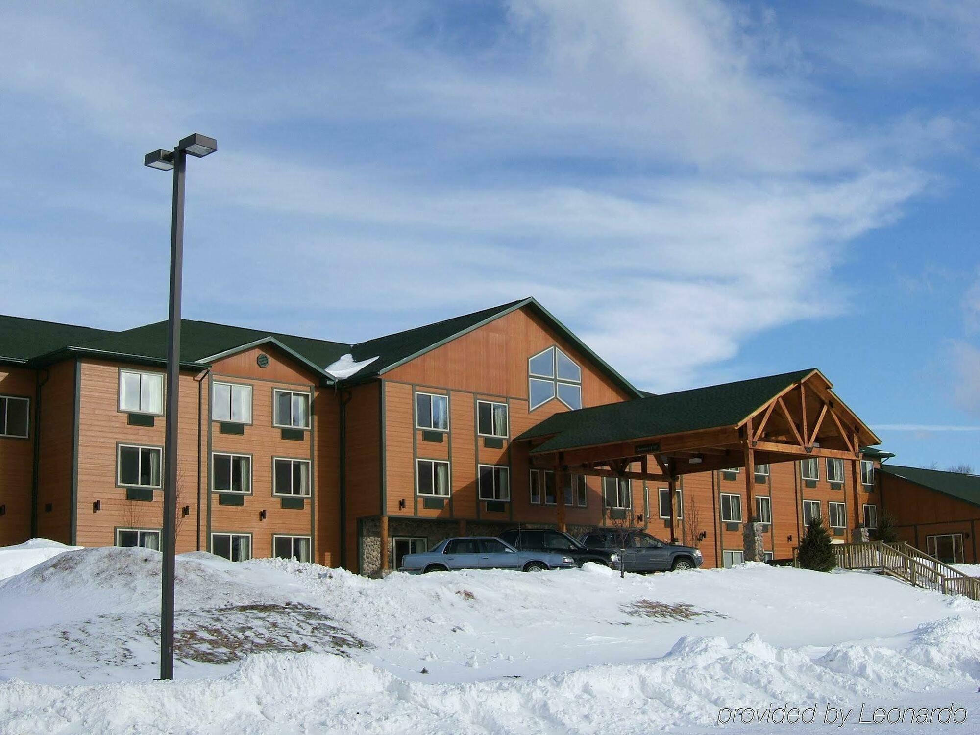Holiday Inn Express Munising-Lakeview, An Ihg Hotel Εξωτερικό φωτογραφία
