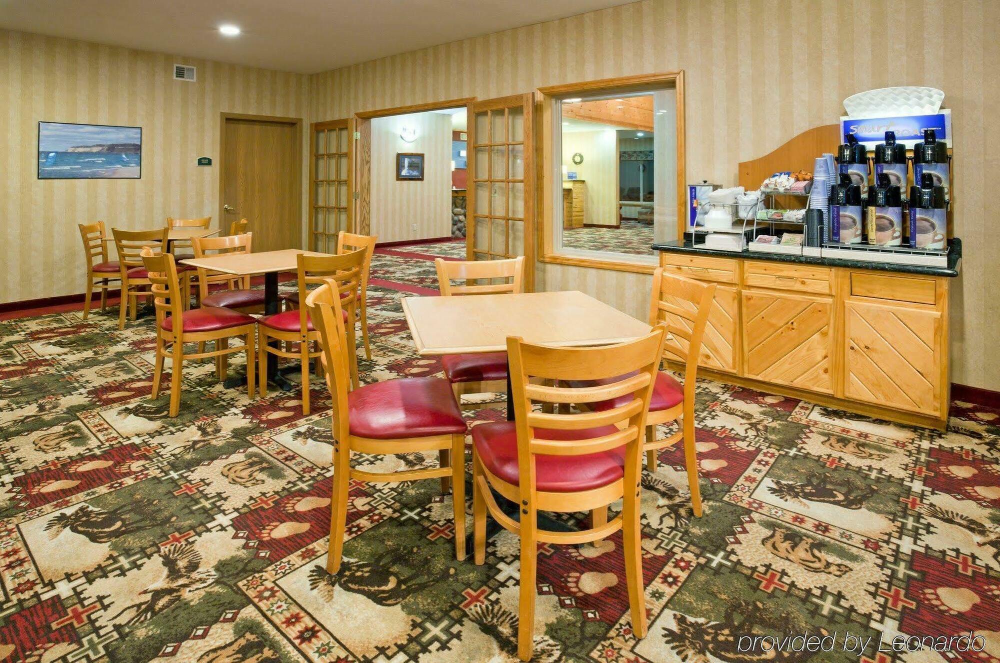 Holiday Inn Express Munising-Lakeview, An Ihg Hotel Εστιατόριο φωτογραφία